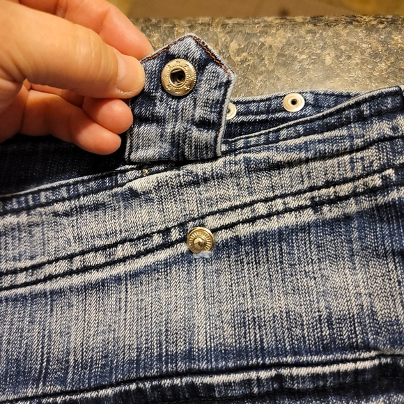 {Crest} Capri Jeans Stretch Distressed, Size 23/24 - Picture 13 of 14